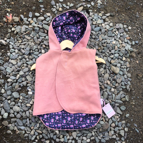 Size 4 Pink with navy roses
