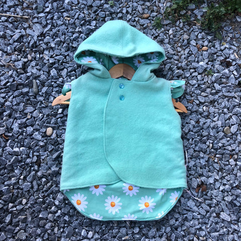 Size 3 Green with mint daisies and frills